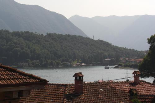 Azzano Holidays B&B Mezzegra Exterior photo
