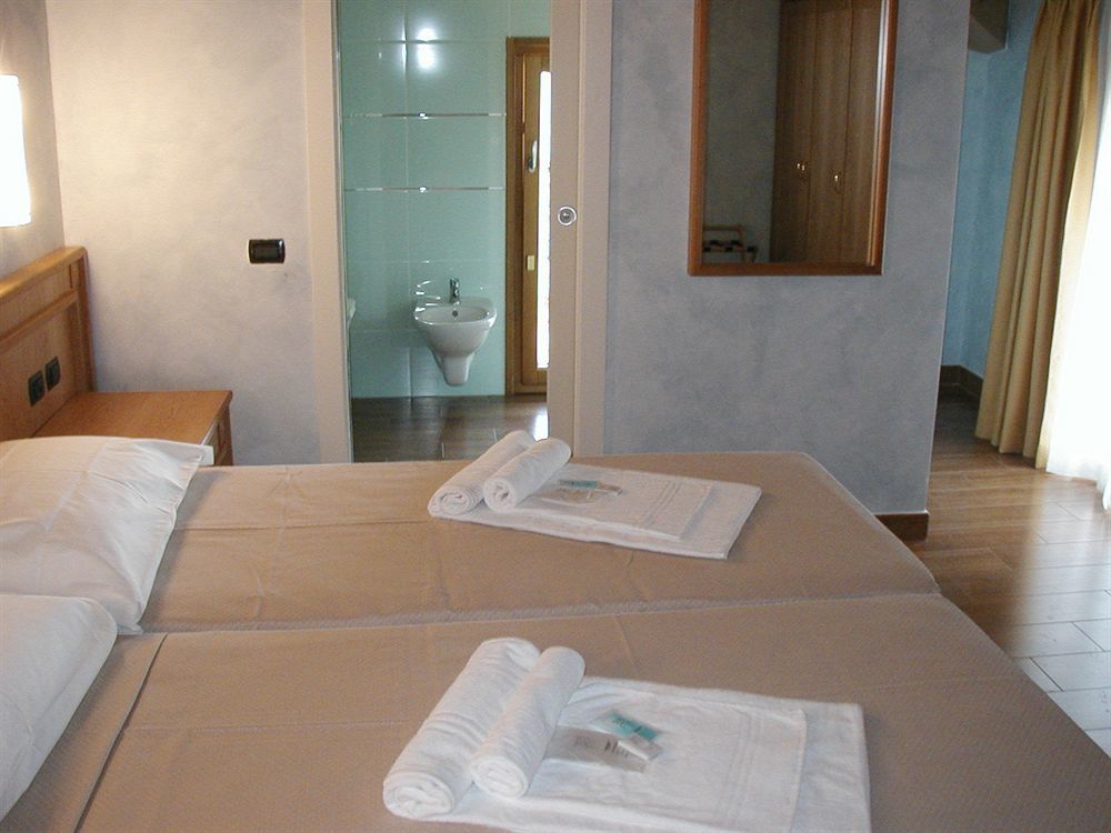 Azzano Holidays B&B Mezzegra Exterior photo