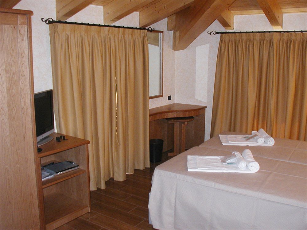 Azzano Holidays B&B Mezzegra Exterior photo