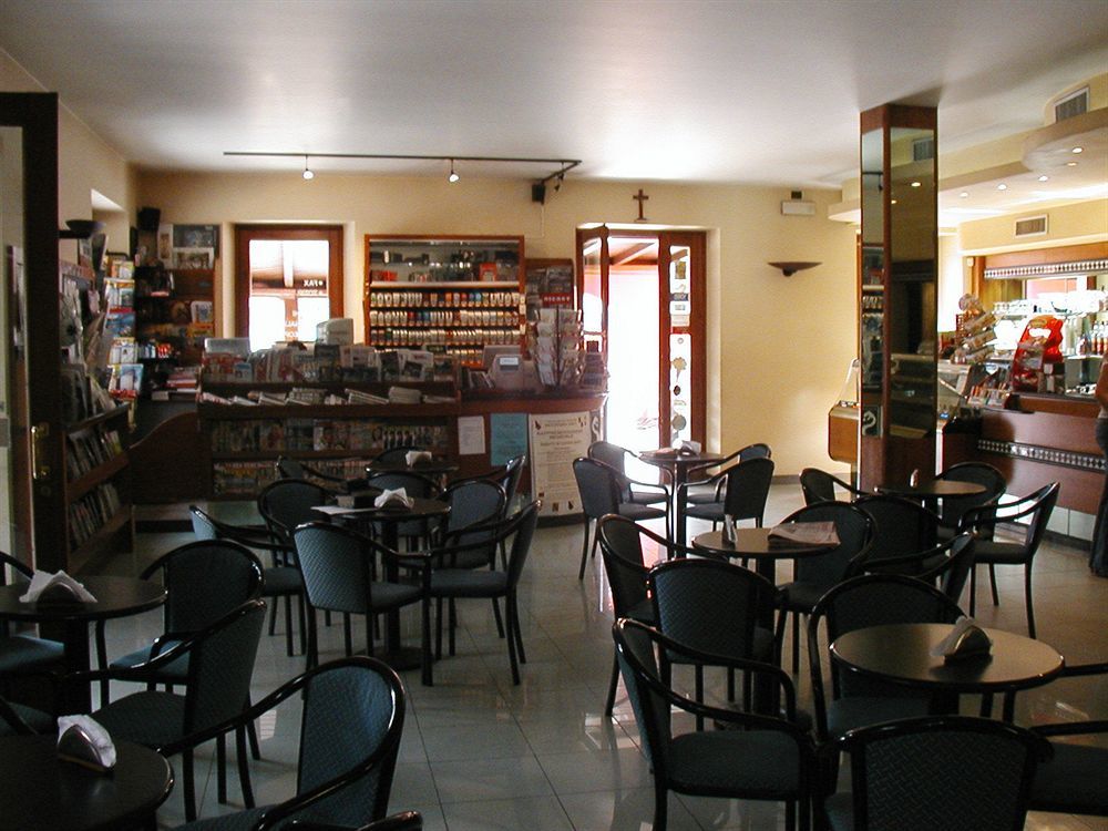 Azzano Holidays B&B Mezzegra Exterior photo