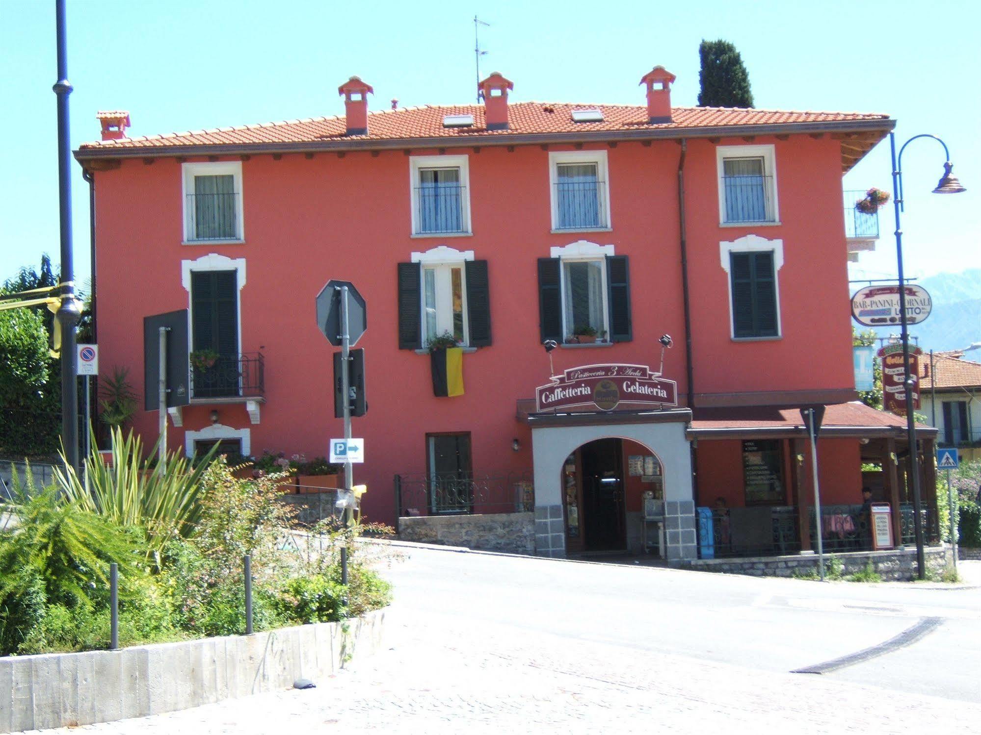 Azzano Holidays B&B Mezzegra Exterior photo